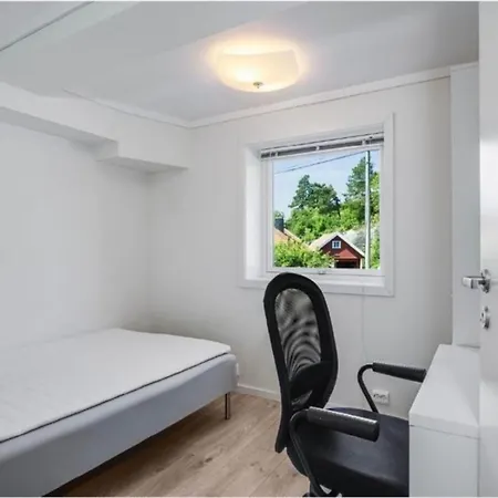 3 Bedroom Close To And Centre