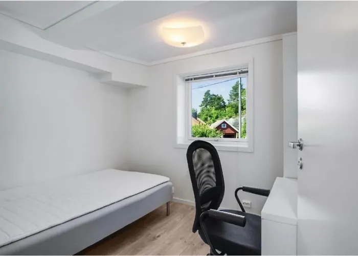 3 Bedroom Close To And Centre